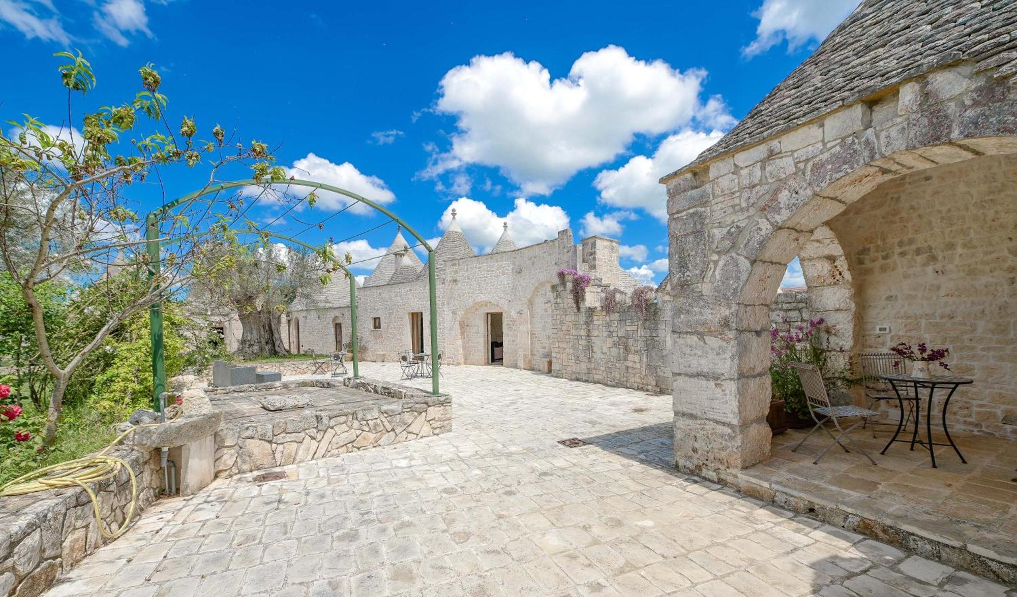 Resort Masseria Cecato Ночи Екстериор снимка